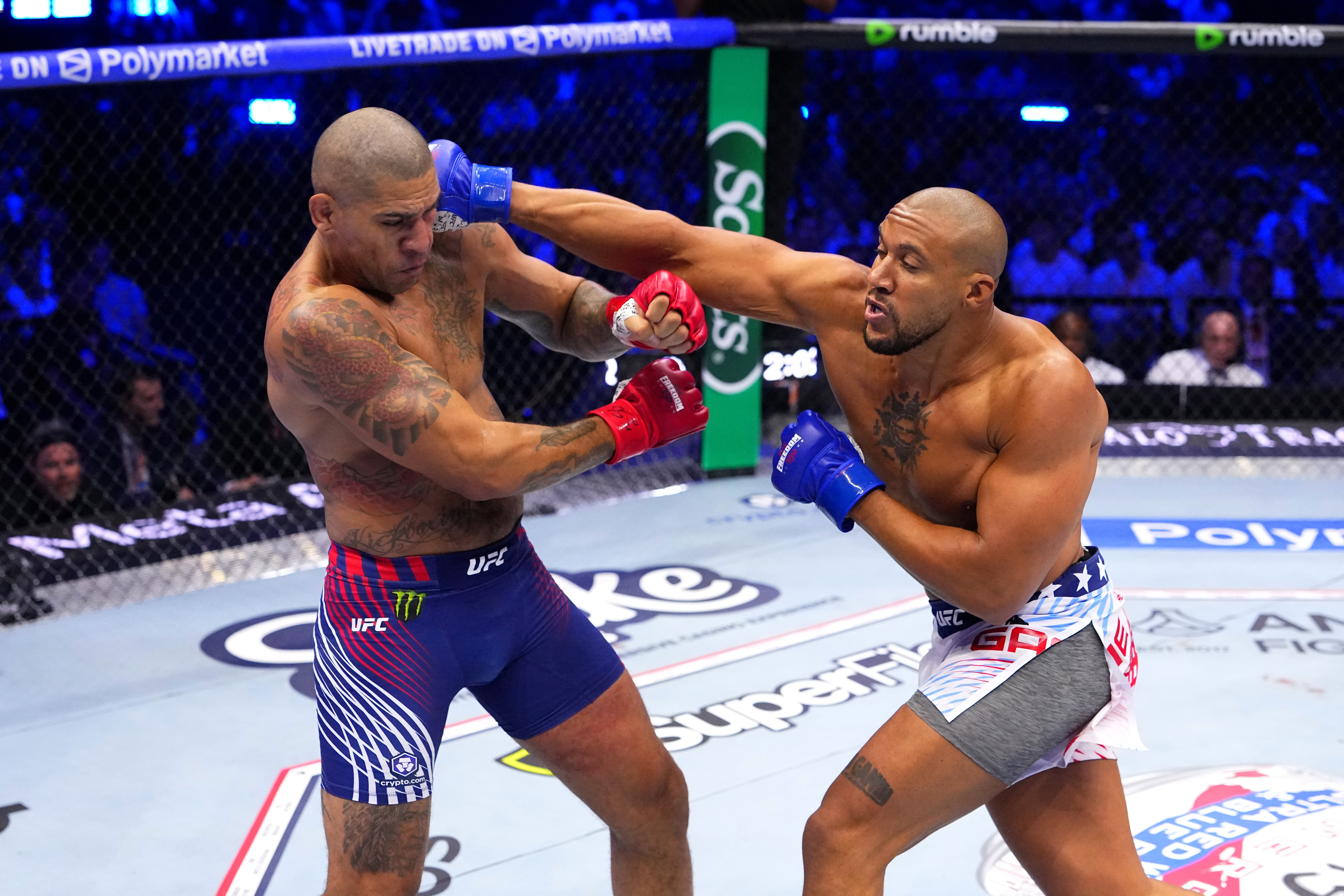 Ciryl Gane Nocauteia Poatan e Conquista Cinturão dos Pesados no UFC Casa Branca