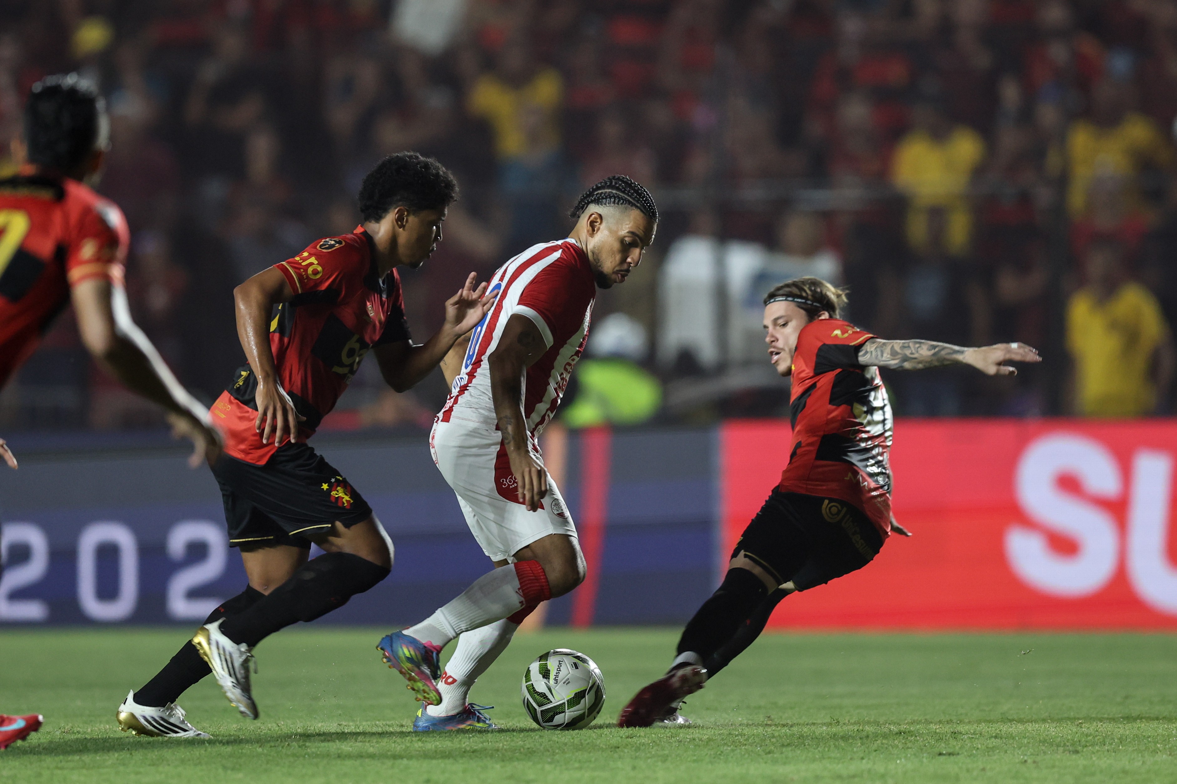 Clássico dos Clássicos: Sport x Náutico busca equilíbrio em números na era do Campeonato Brasileiro