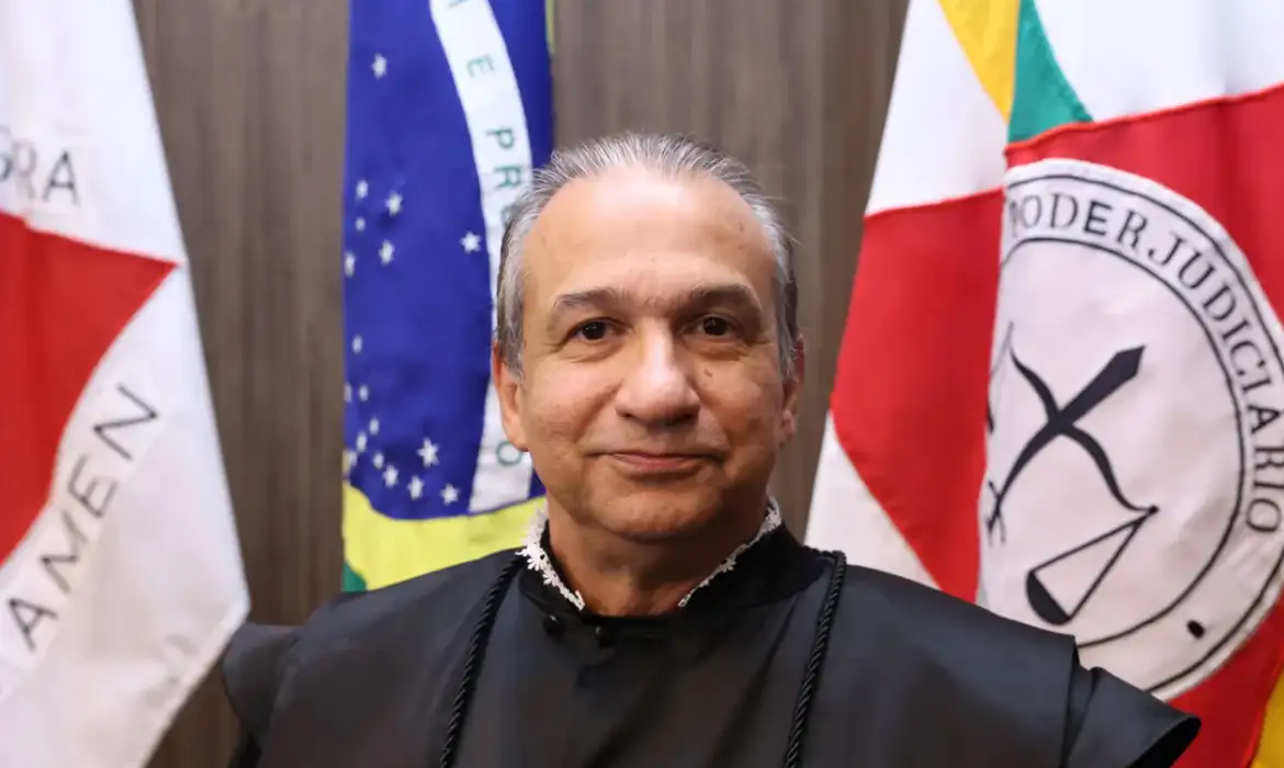 CNJ Afasta Desembargador que Absolveu Acusado de Estupro: Justiça em Ação