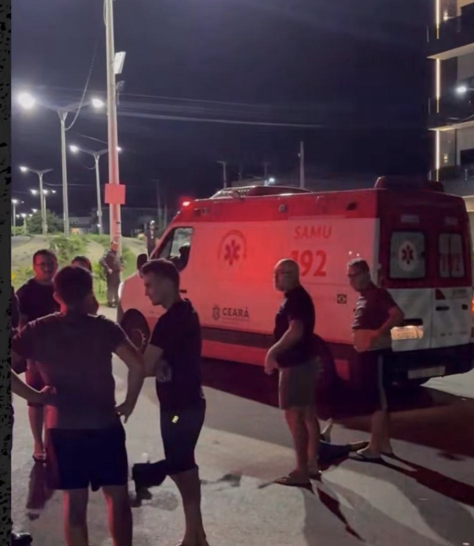 Colisão de Motocicletas em Crateús: 3 Pessoas Feridas em Acidente na Rua Tabelião Edmar Macedo