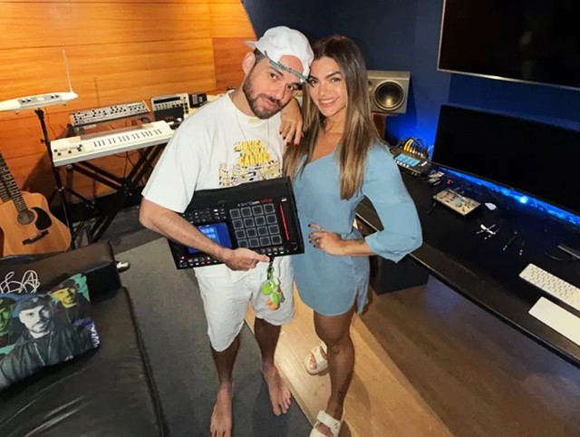 Com produção de Papatinho, Kelly Key tenta mais uma volta ao pop feminino do ...