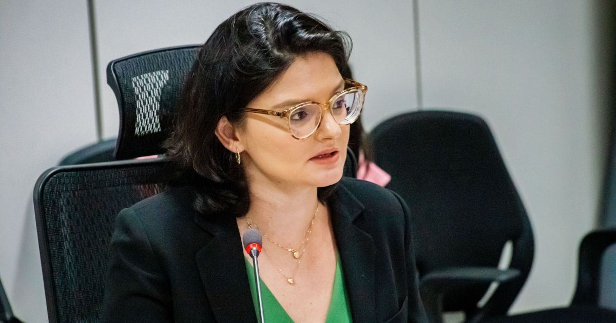 Comércio seguirá bem em 2026 apesar da “geopolítica”, diz secretária à CNN