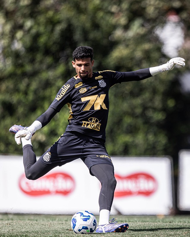 Confiança anuncia contratações de goleiro e atacante por empréstimo junto ao Santos