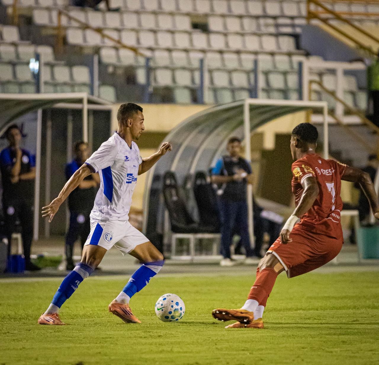 Confiança se prepara para jogar fora em Goiás na Copa do Brasil