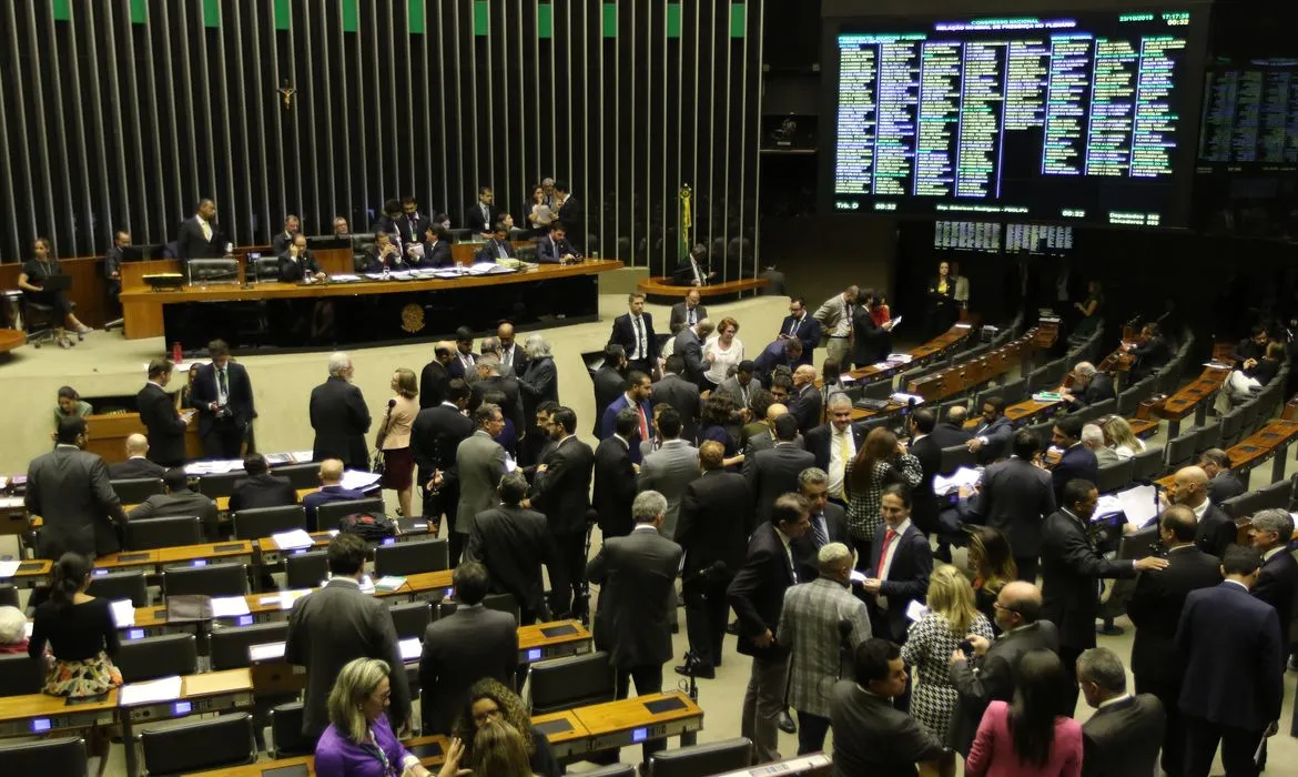 Congresso Derruba Veto de Lula: Prefeituras Inadimplentes Podem Receber Recursos Federais em 2026