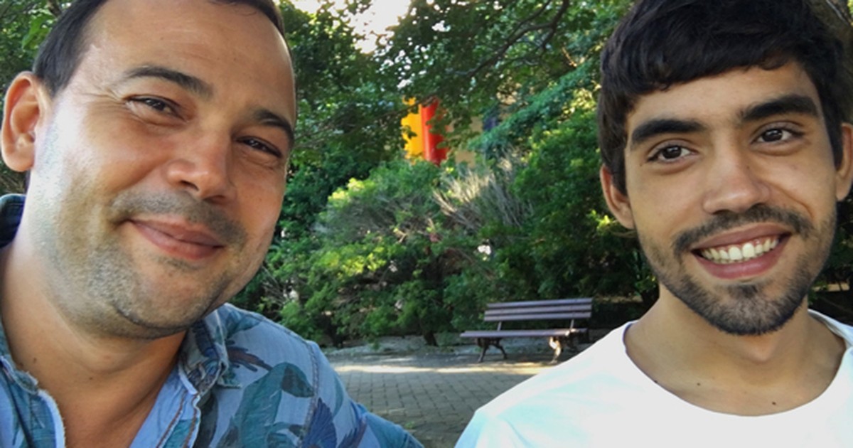 Conheça histórias de pai e filho que dividem a mesma sala de aula 