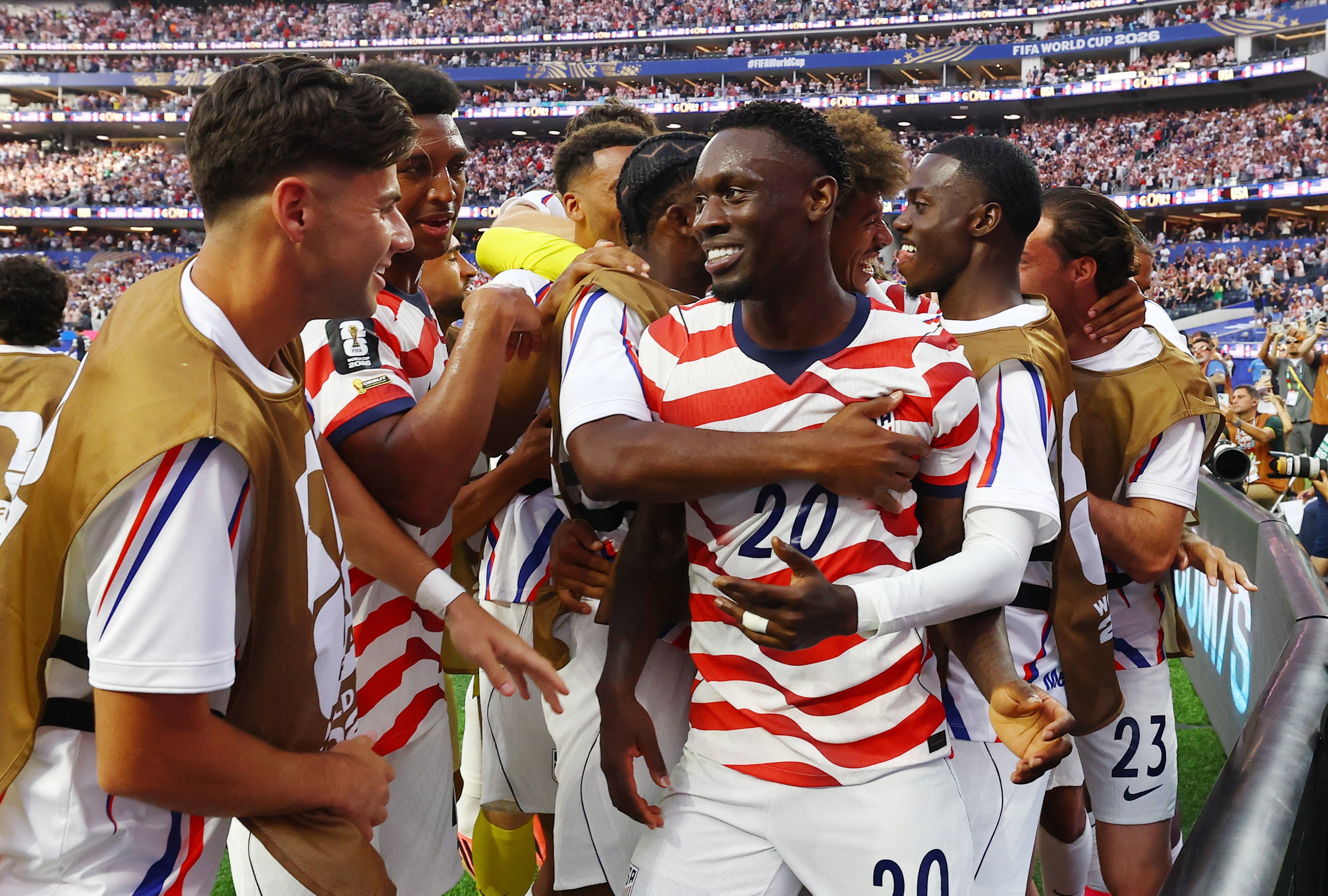 Copa do Mundo: Camisas de Folarin Balogun Esgotam!
