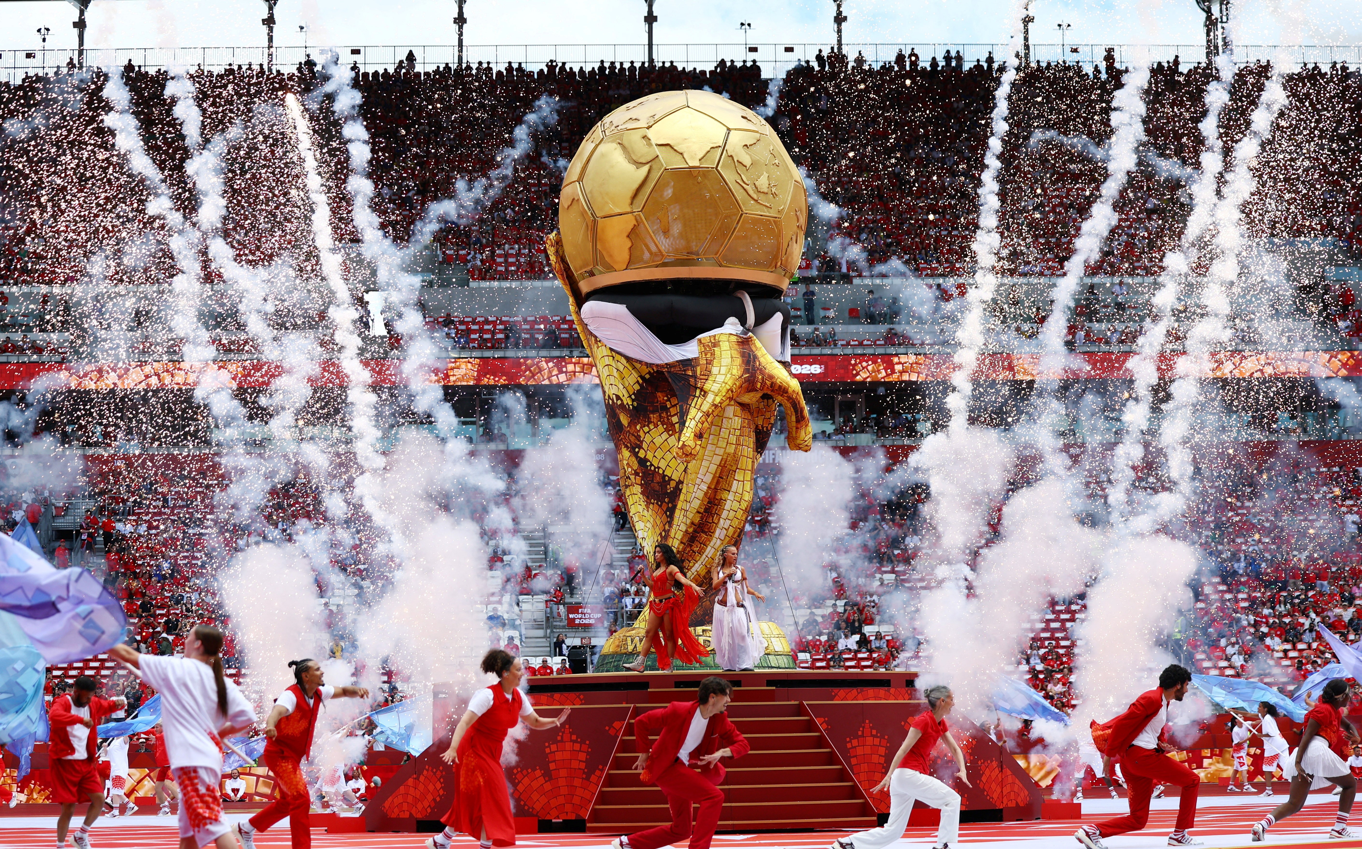 Copa do Mundo: Taça Ficca no Chão em Abertura no Canadá
