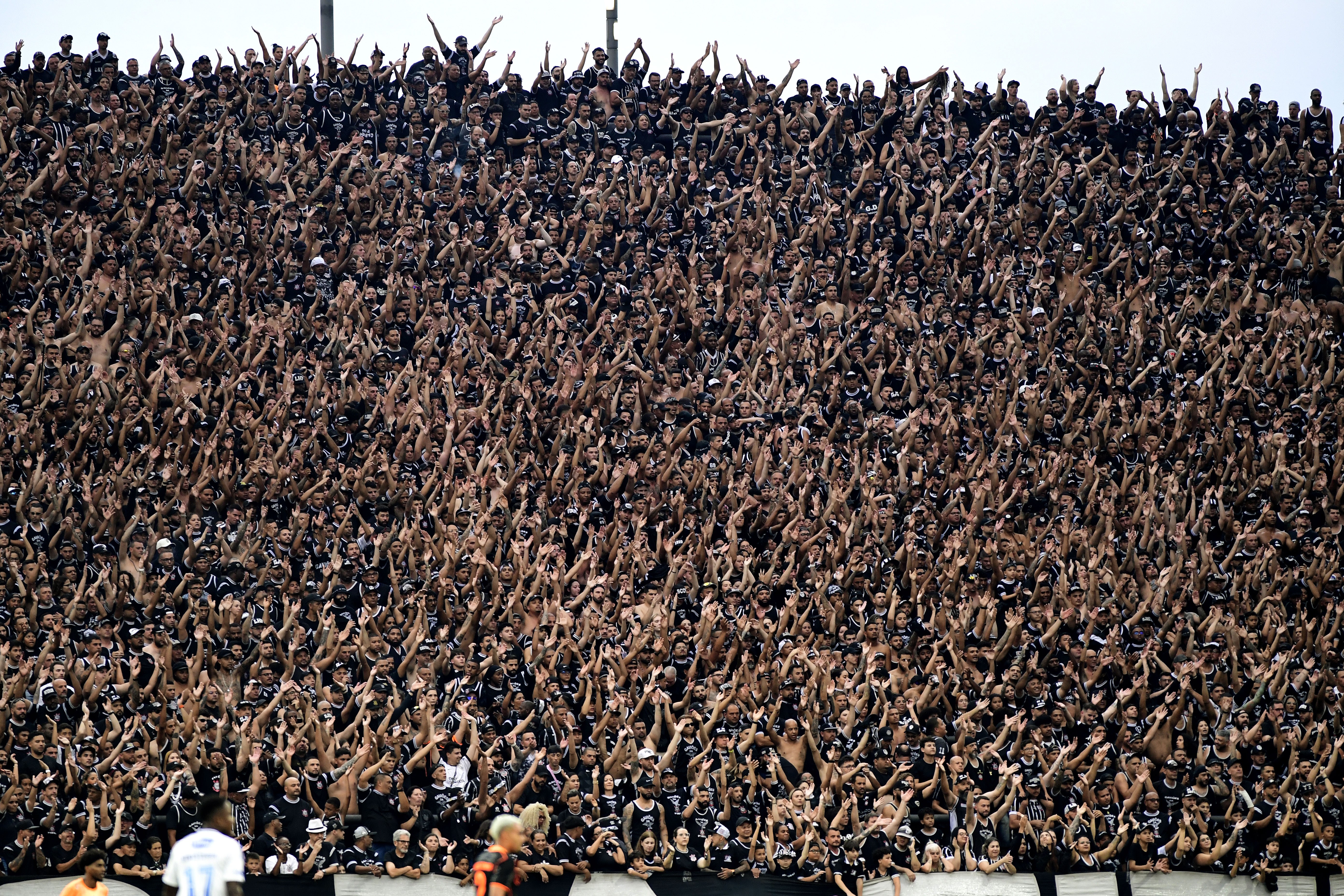 Corinthians reverte punição, mas é multado pelo STJD e terá de ceder porcentagem da bilhet