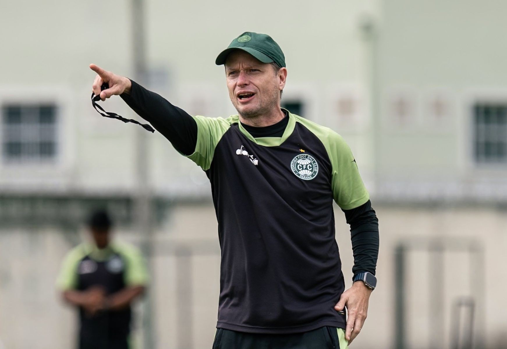 Coritiba busca evoluir a longo prazo: como Fernando Seabra trata o processo de melhoria do Coxa