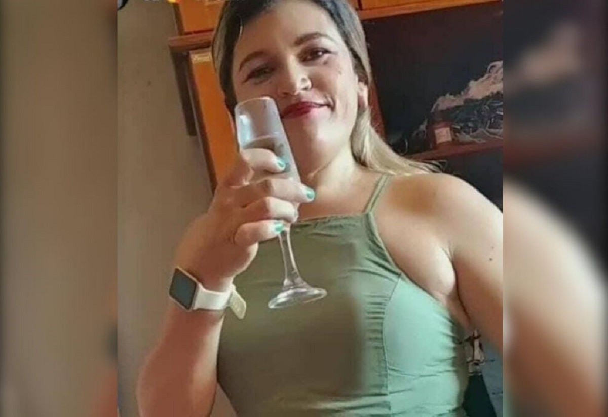 Corpo de mulher desaparecida há 5 dias é encontrado em terreno após morador sentir mau che