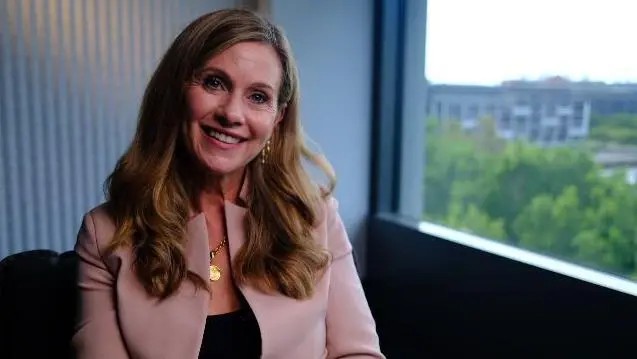 Crianças e Redes Sociais: Conheça a Australiana que Luta contra o Túnel Negro