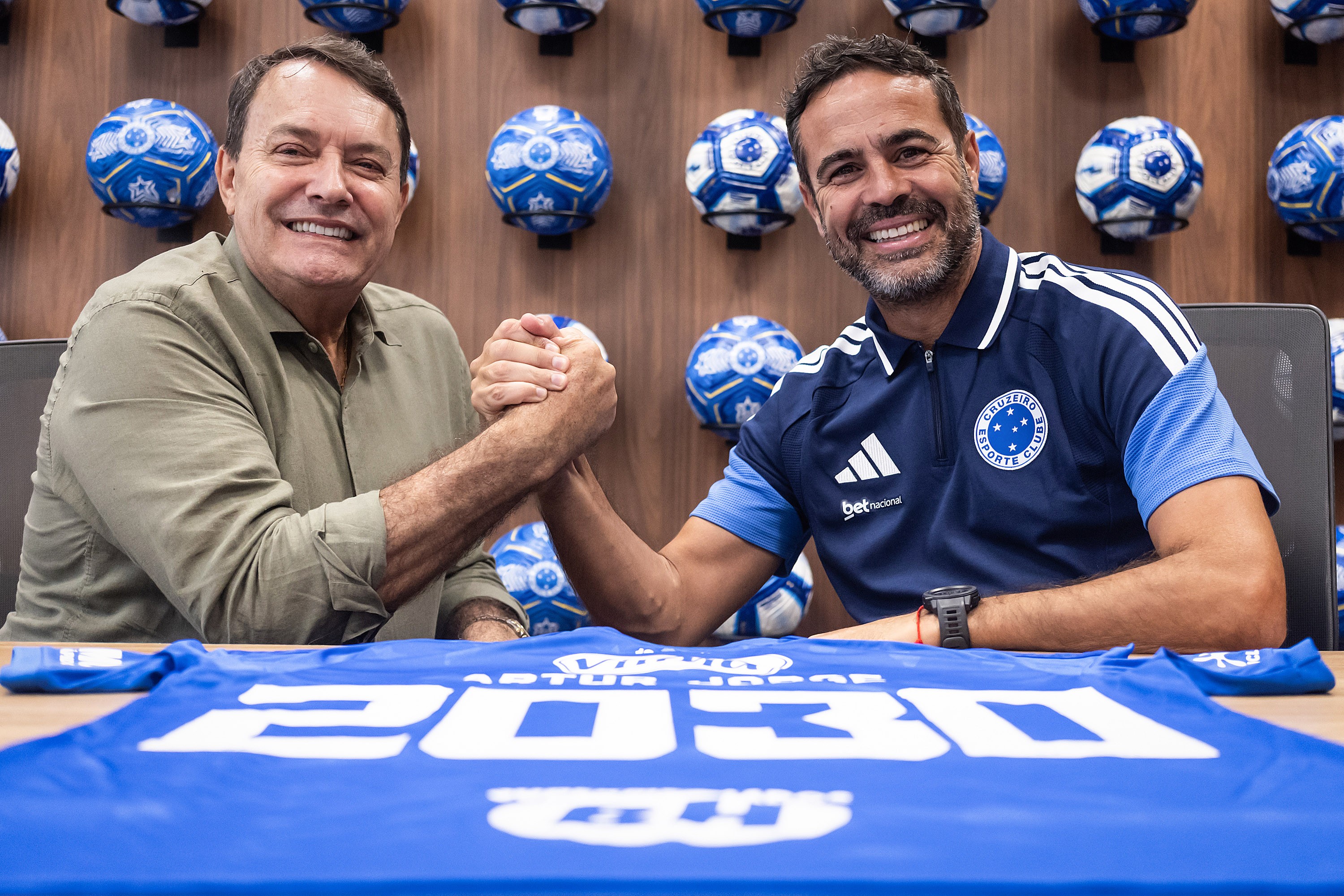 Cruzeiro: Pedro Lourenço explica por que ampliou o contrato de Artur Jorge por mais 4 anos