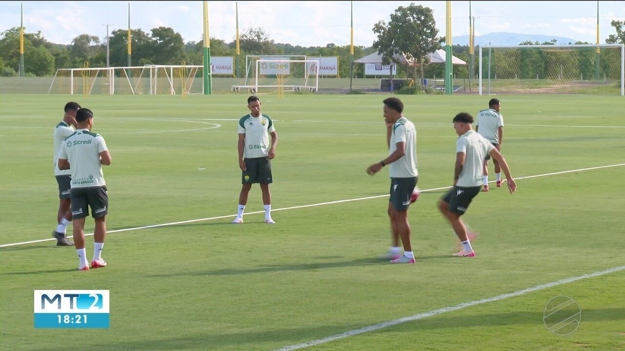 Cuiabá anuncia atacante Mateus Santos, ex-Portimonense