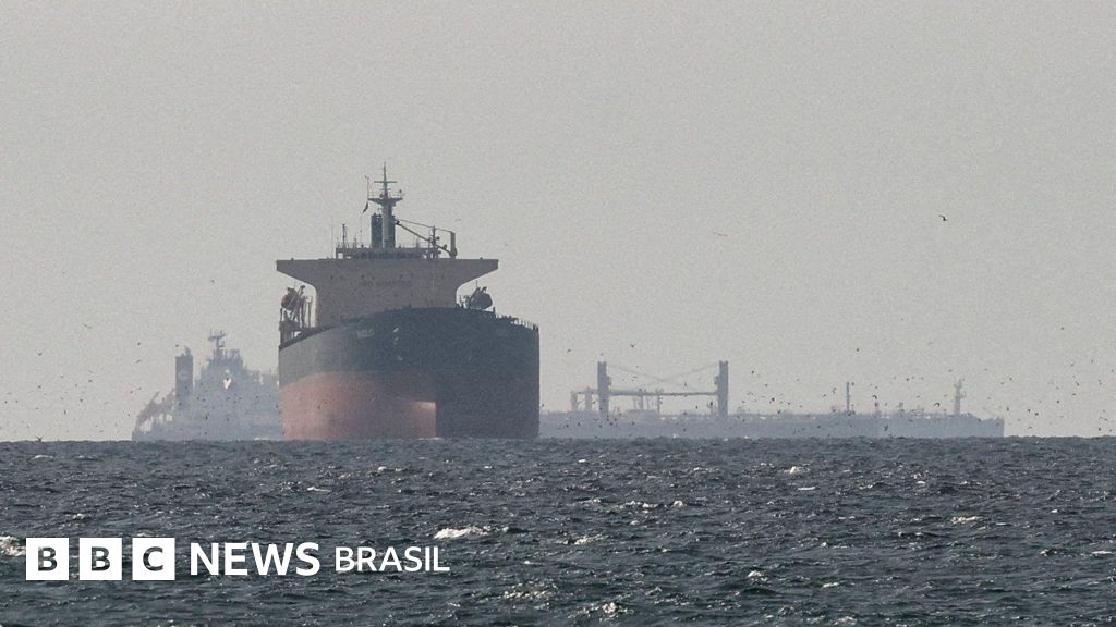 Cúpula de Conflito: Trump Avisa que EUA 'Aniquilarão' Instalações Nucleares do Irã Se o Estreito de Ormuz Não Abre em 48 Horas