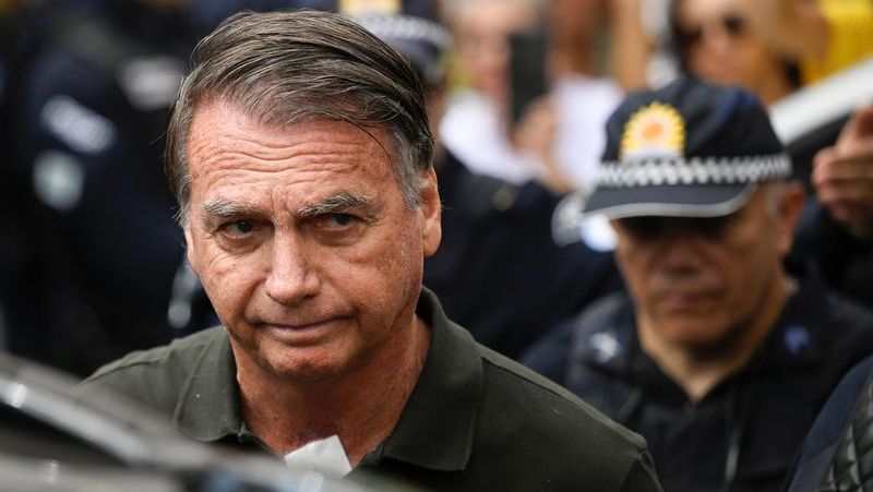 Defesa de Bolsonaro diz que tomará medidas legais após negativa de Moraes