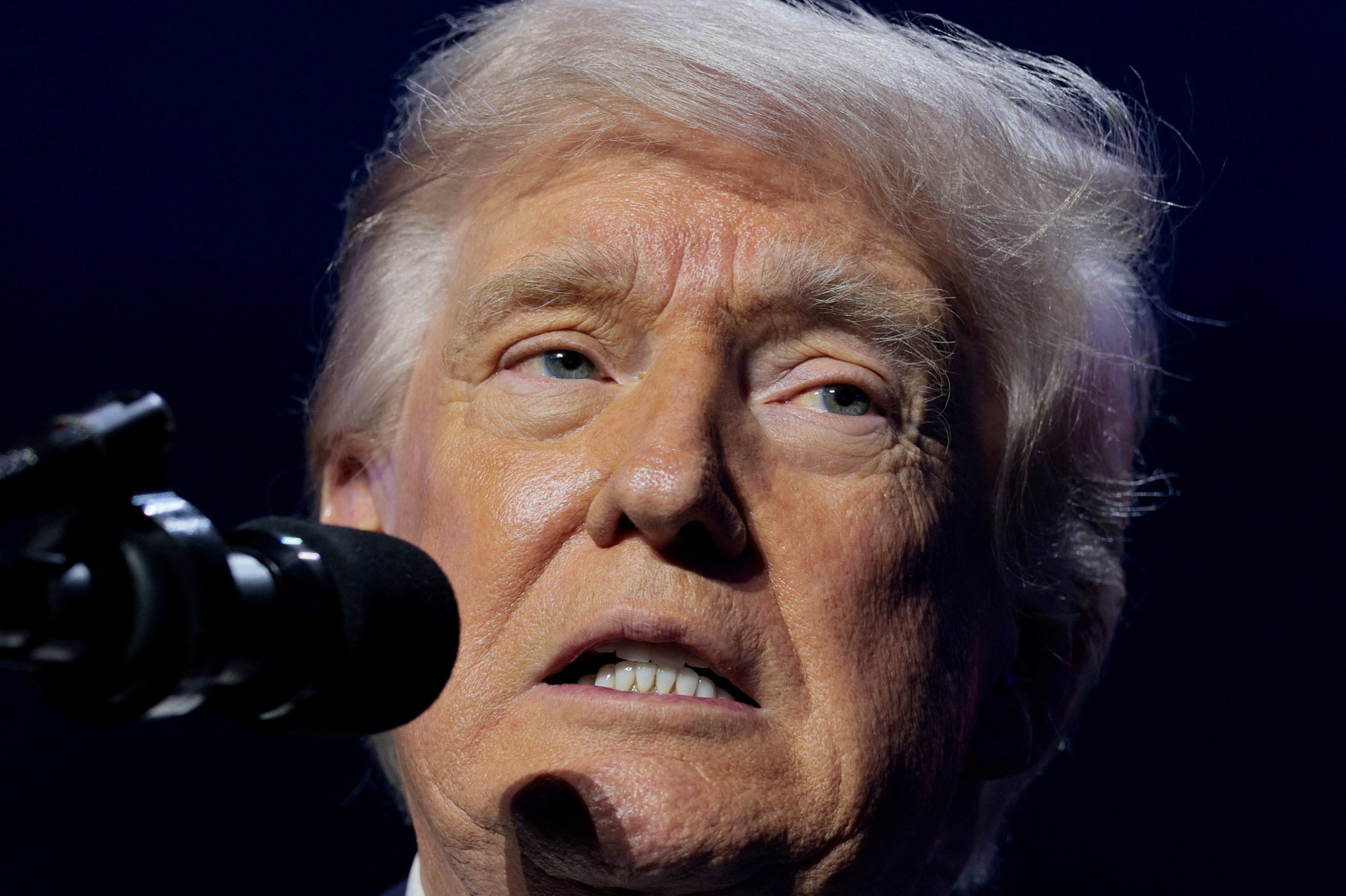 Desaprovação de Trump chega a recorde na guerra Irã-EUA: 62% contra o presidente