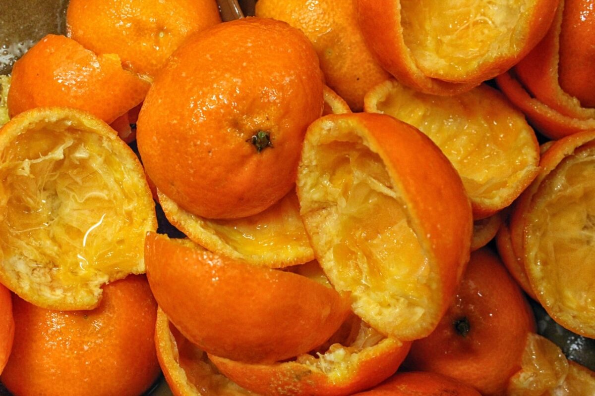 Descubra o Poder das Casca de Laranja com Vinagre: Dicas de Limpeza Natural