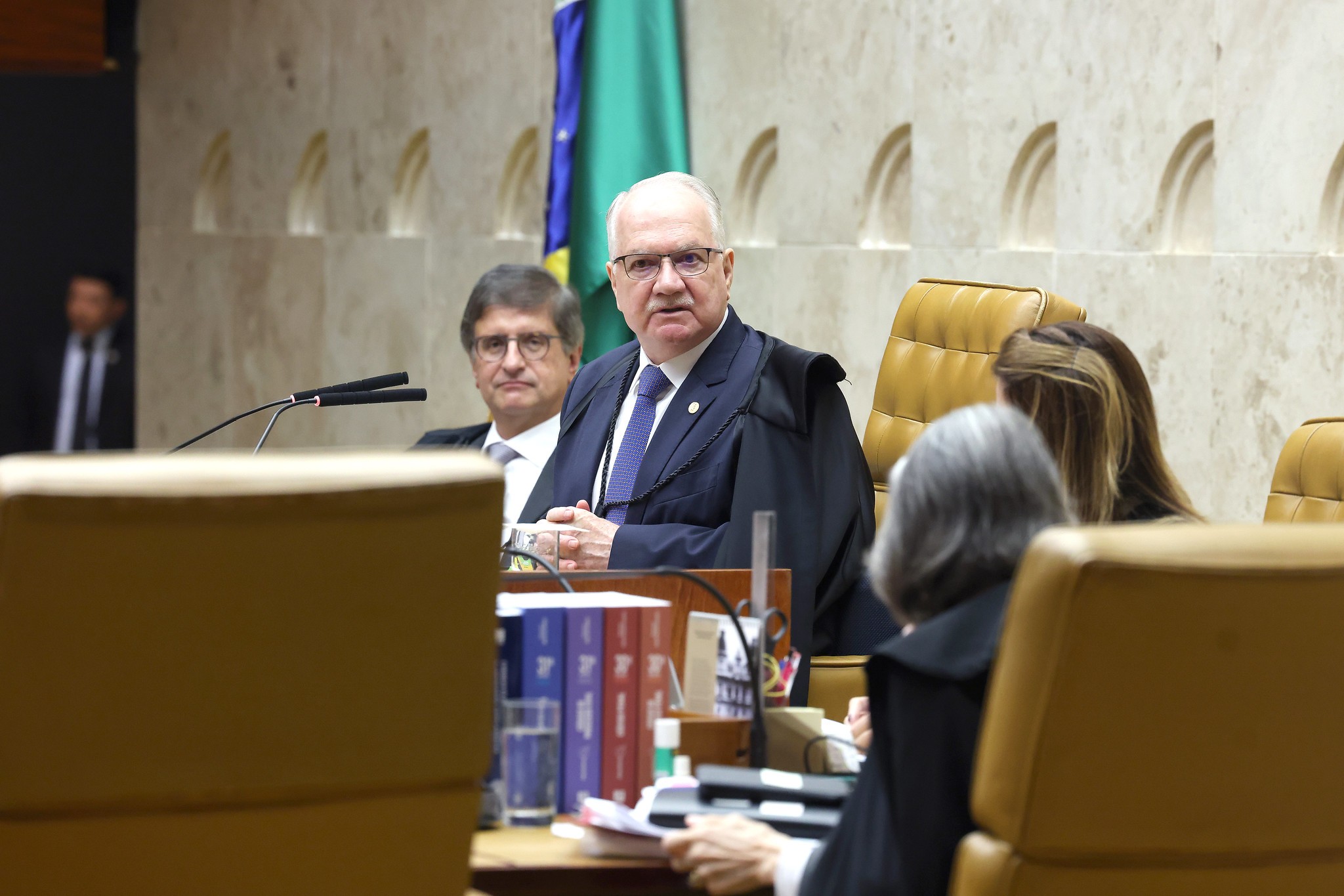 Desmanchando o Judiciário: Ministro Dino apresenta proposta de reforma ao STF