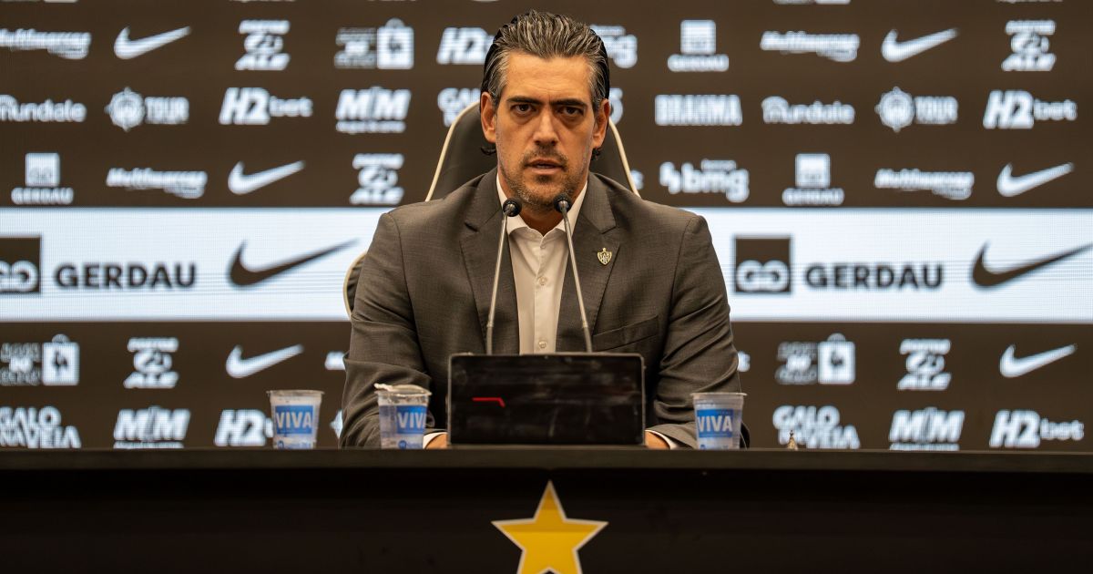Diretor do Atlético-MG, Bracks nega rusga com Hulk e sobe o tom