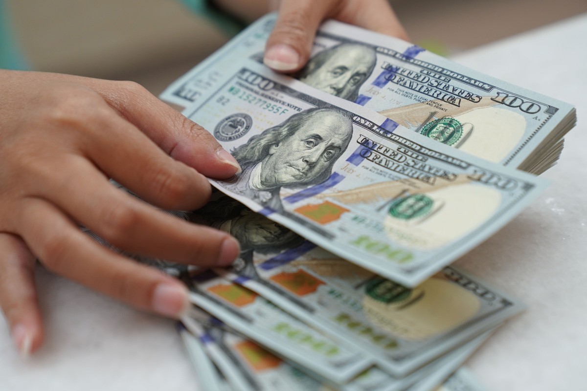 Dólar à vista fecha em queda, a R$ 5,40, com ambiente favorável no exterior