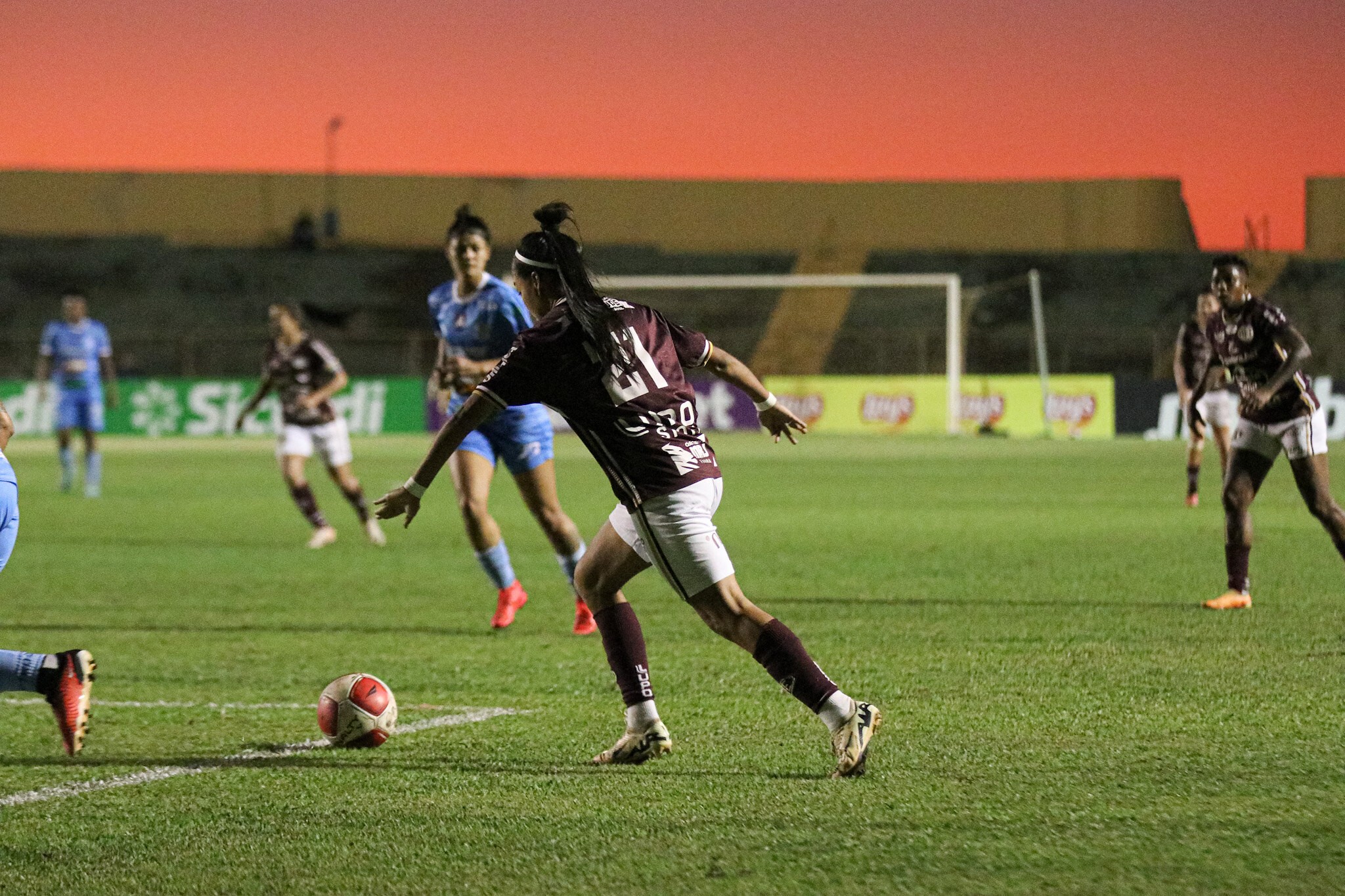 Dos Santos retorna à Ferroviária após passagem pelo Bragantino
