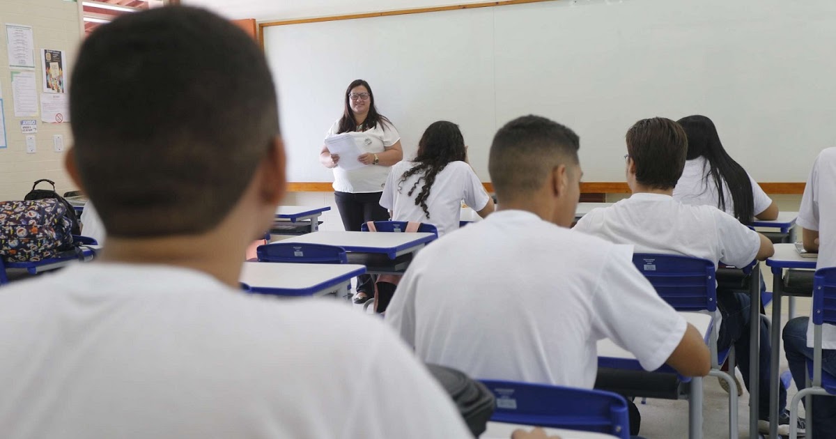 Educação em Perigo: Projeto de Lei quer Garantir Pagamento Extra a Professores por Insalubridade e Risco