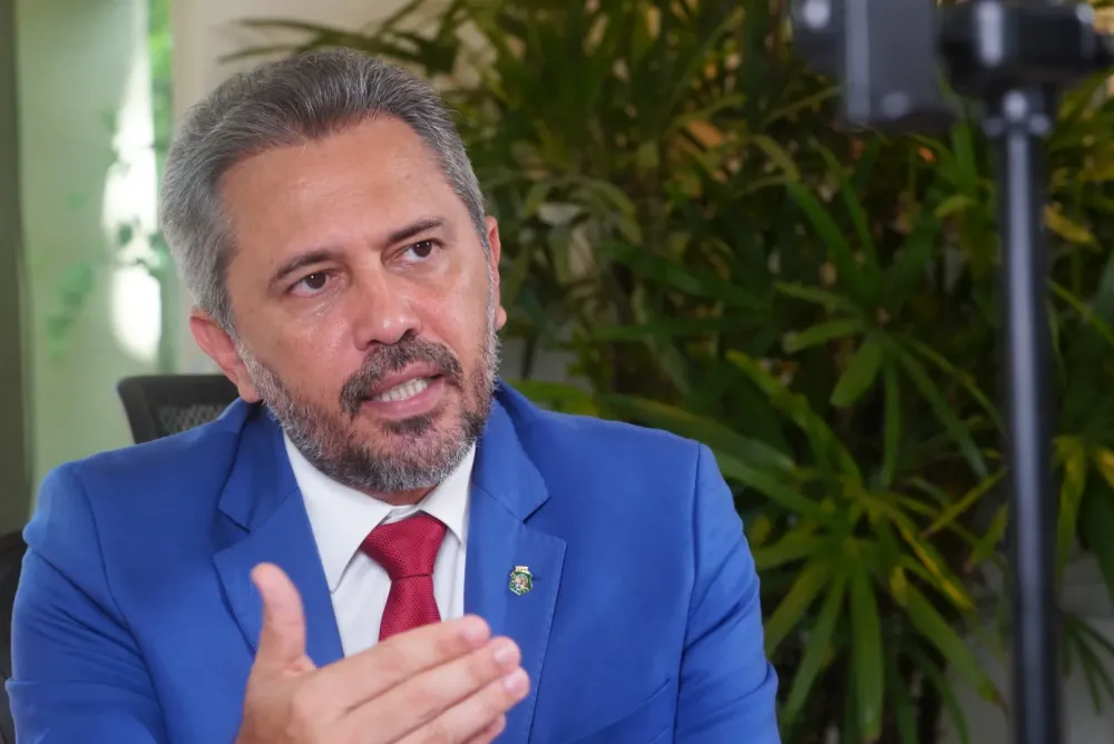 Elmano Responde a Ciro: 'Meus Bolsonaristas são Honrados e Limpos'