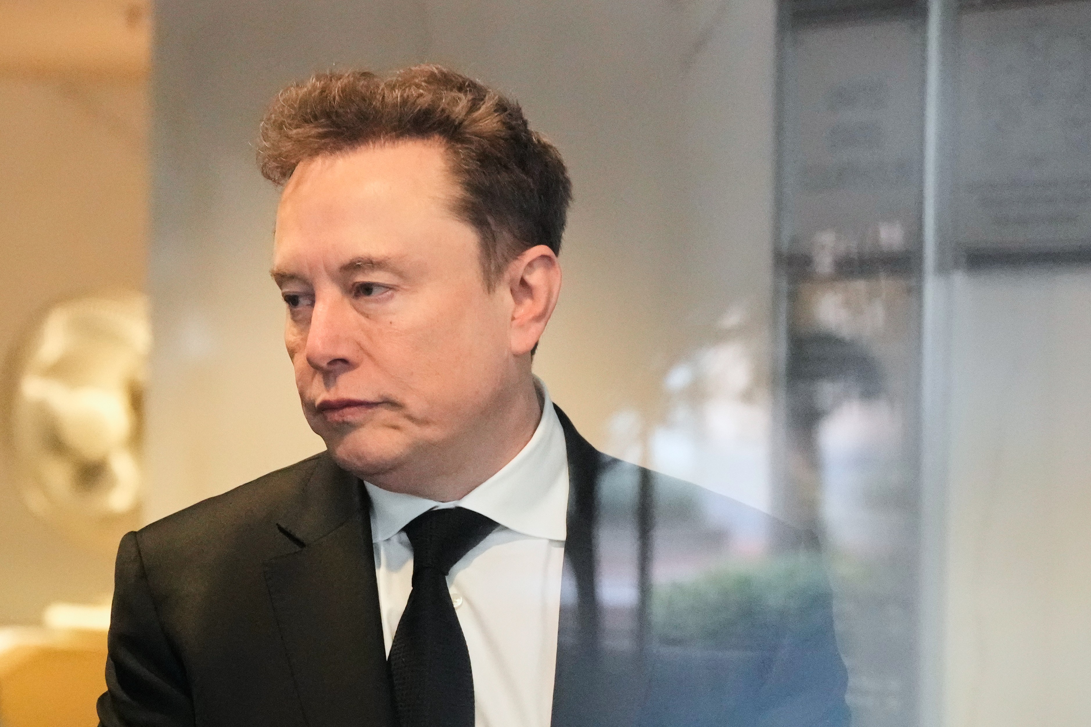 Elon Musk enfrenta julgamento contra a OpenAI: