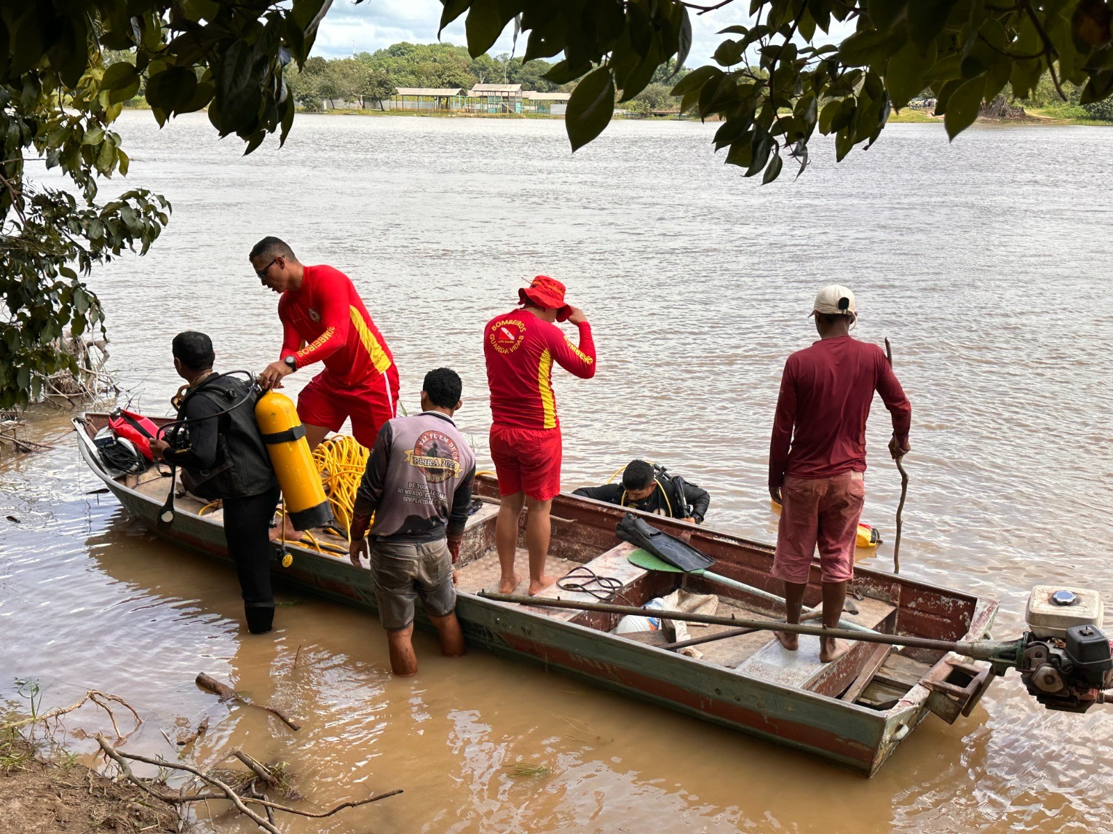 Encontrado corpo de jovem que desapareceu no Rio Surubiú durante piracaia em Alenquer