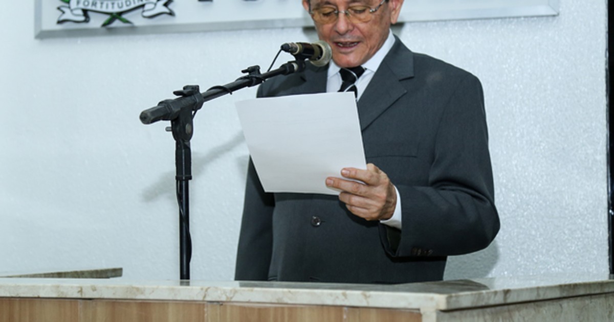 Escritor Batista de Lima homenageia chanceler Airton Queiroz 