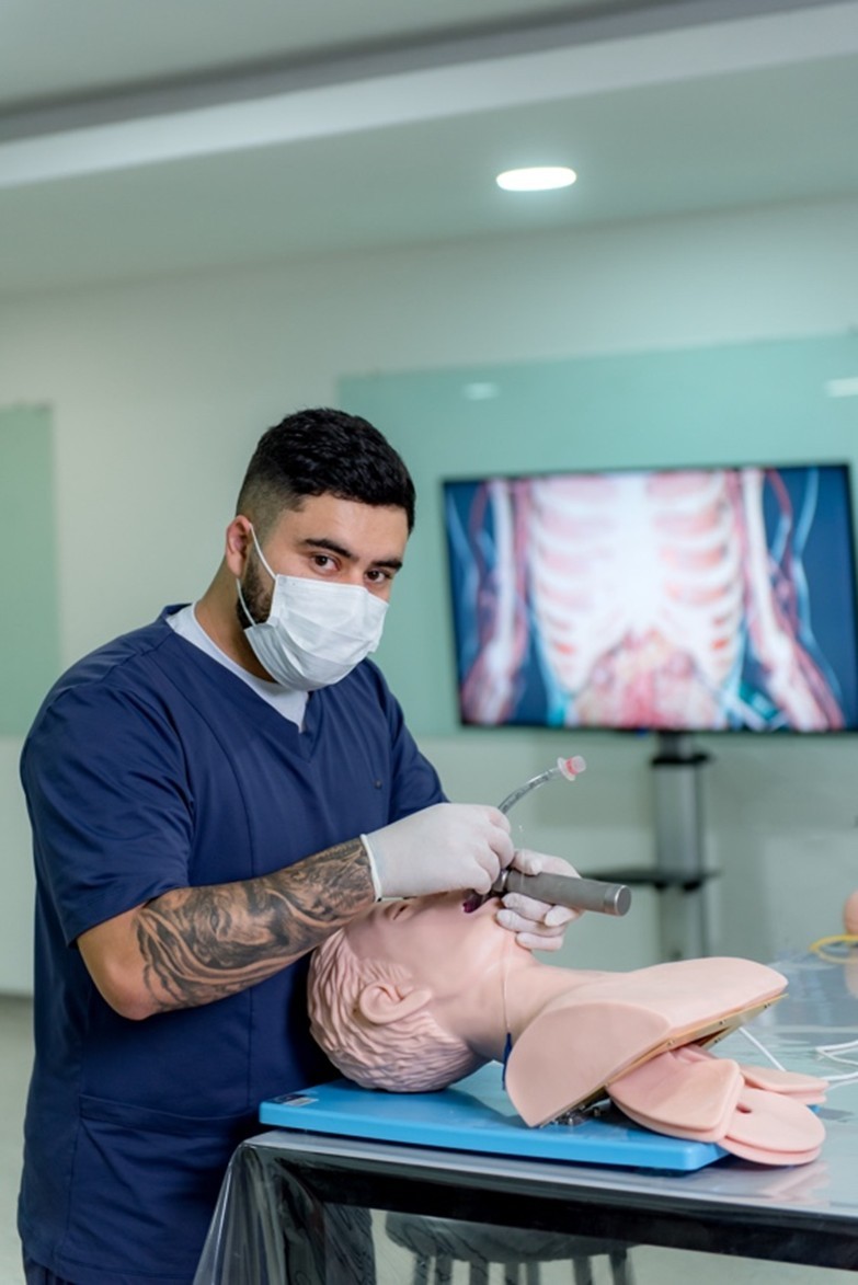 Estudante de Medicina do Paraguai aprova o revalida antes da graduação