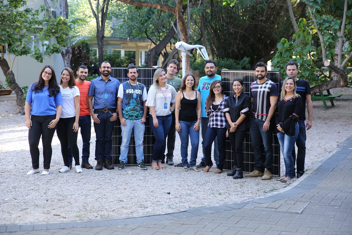 Estudantes participam da feira internacional All About Energy