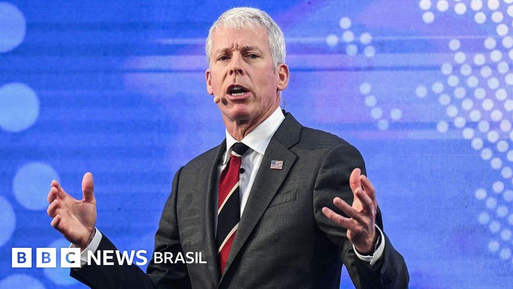 EUA anunciam que vão comercializar 'de forma indefinida' produção de petróleo da Venezuela