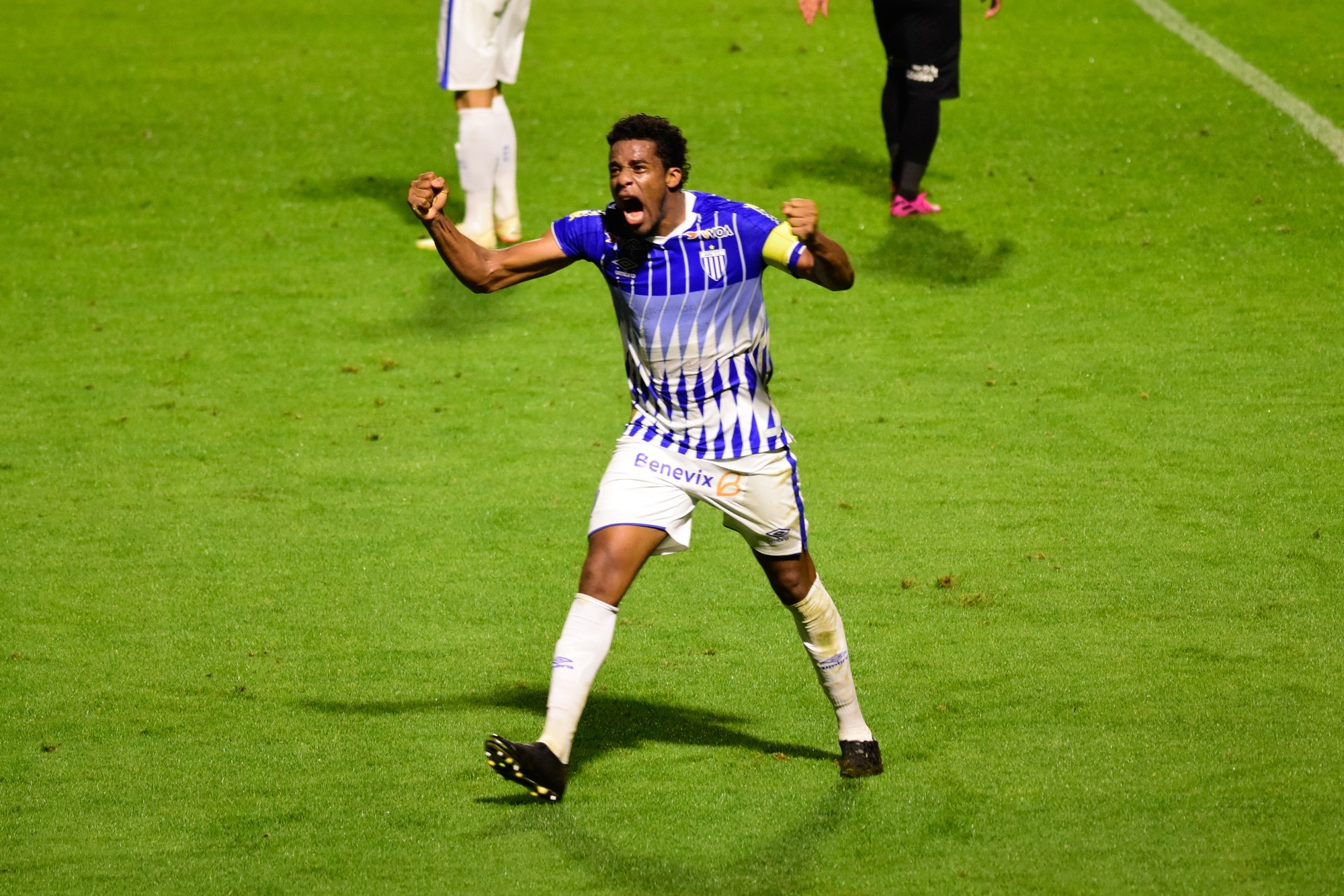 Ex-zagueiro Betão é convidado especial na transmissão de Avaí x Barra