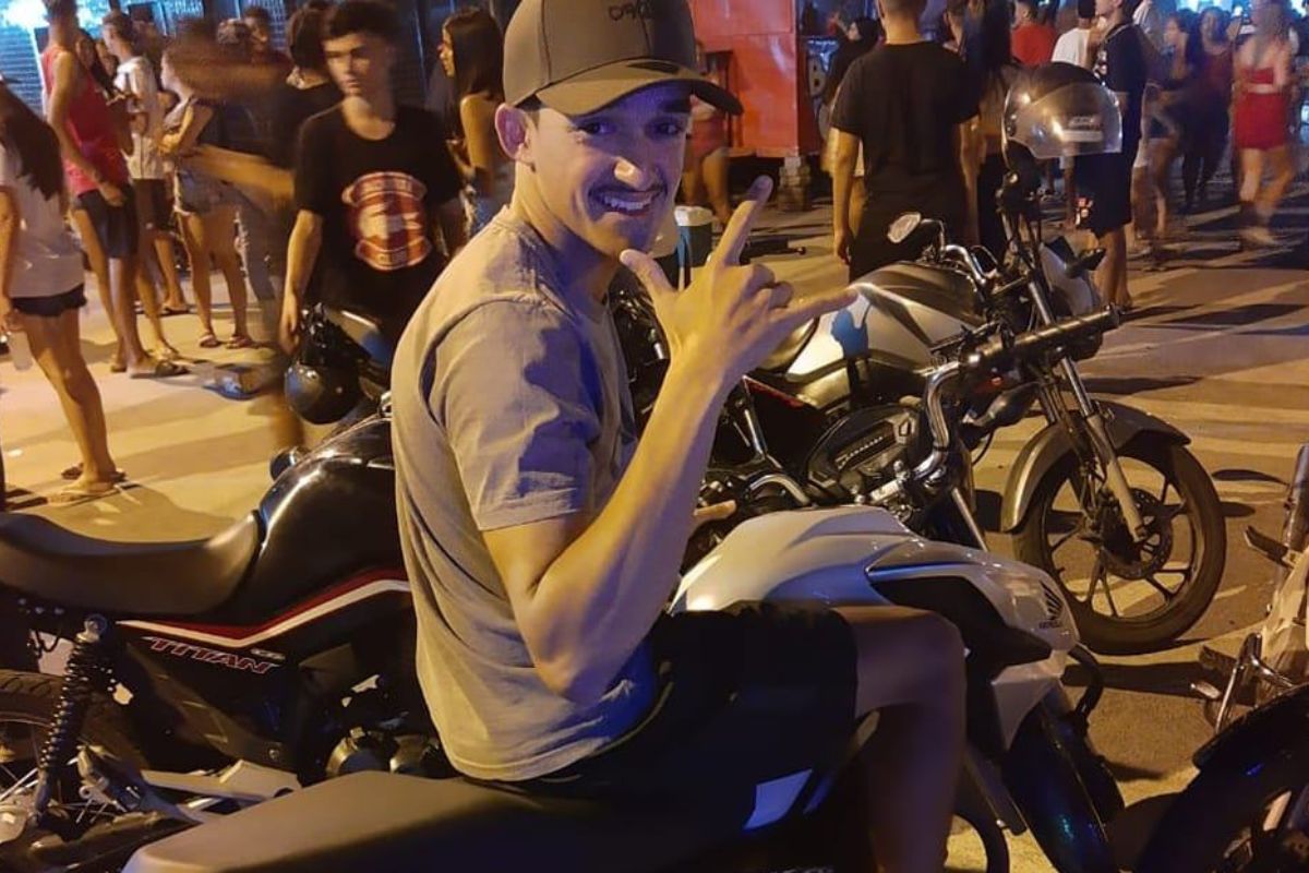 Execução à luz do dia: jovem de 23 anos é morto a tiros no litoral
