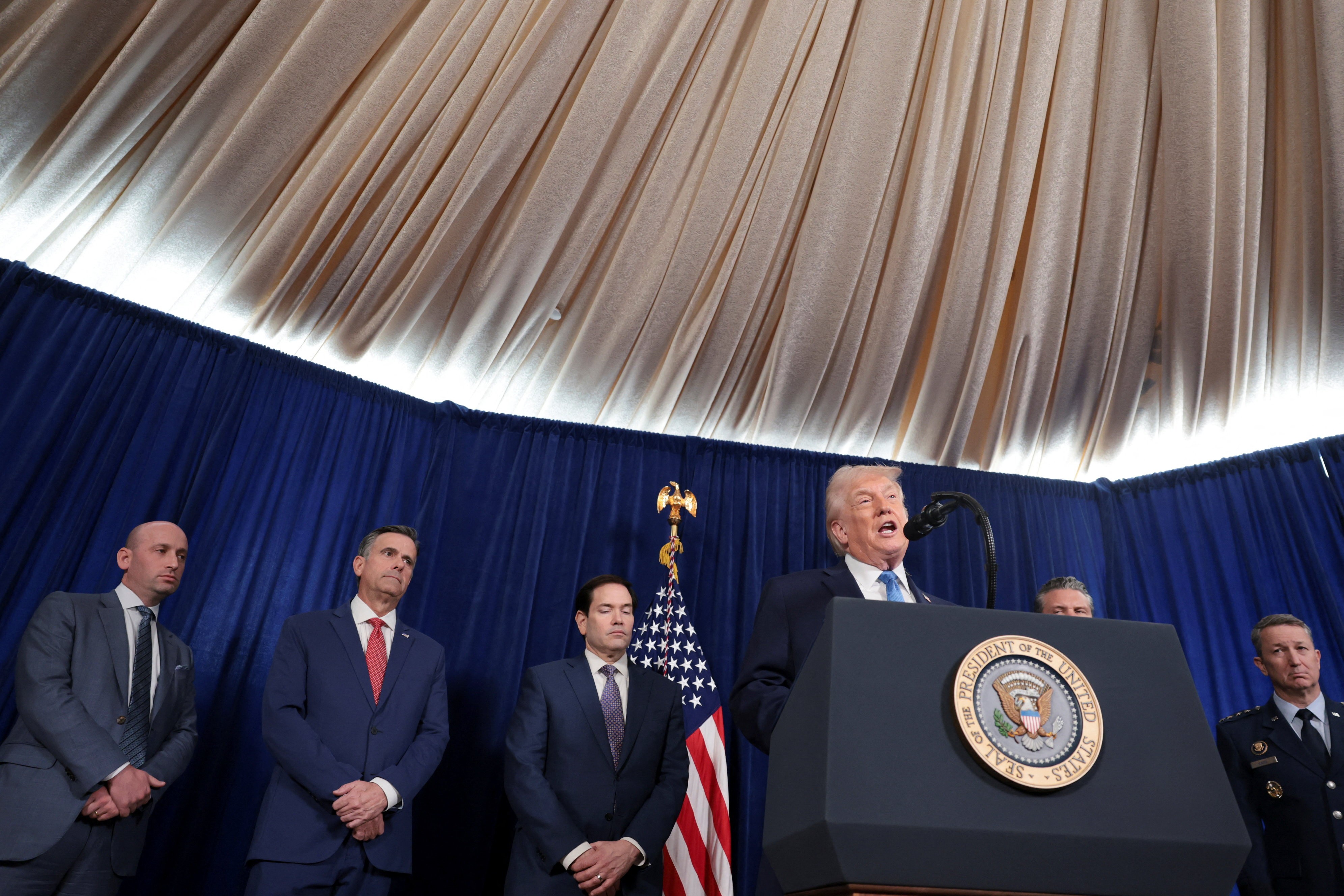 FAFO: Entenda o que significa gíria usada por Trump em post após captura de M...