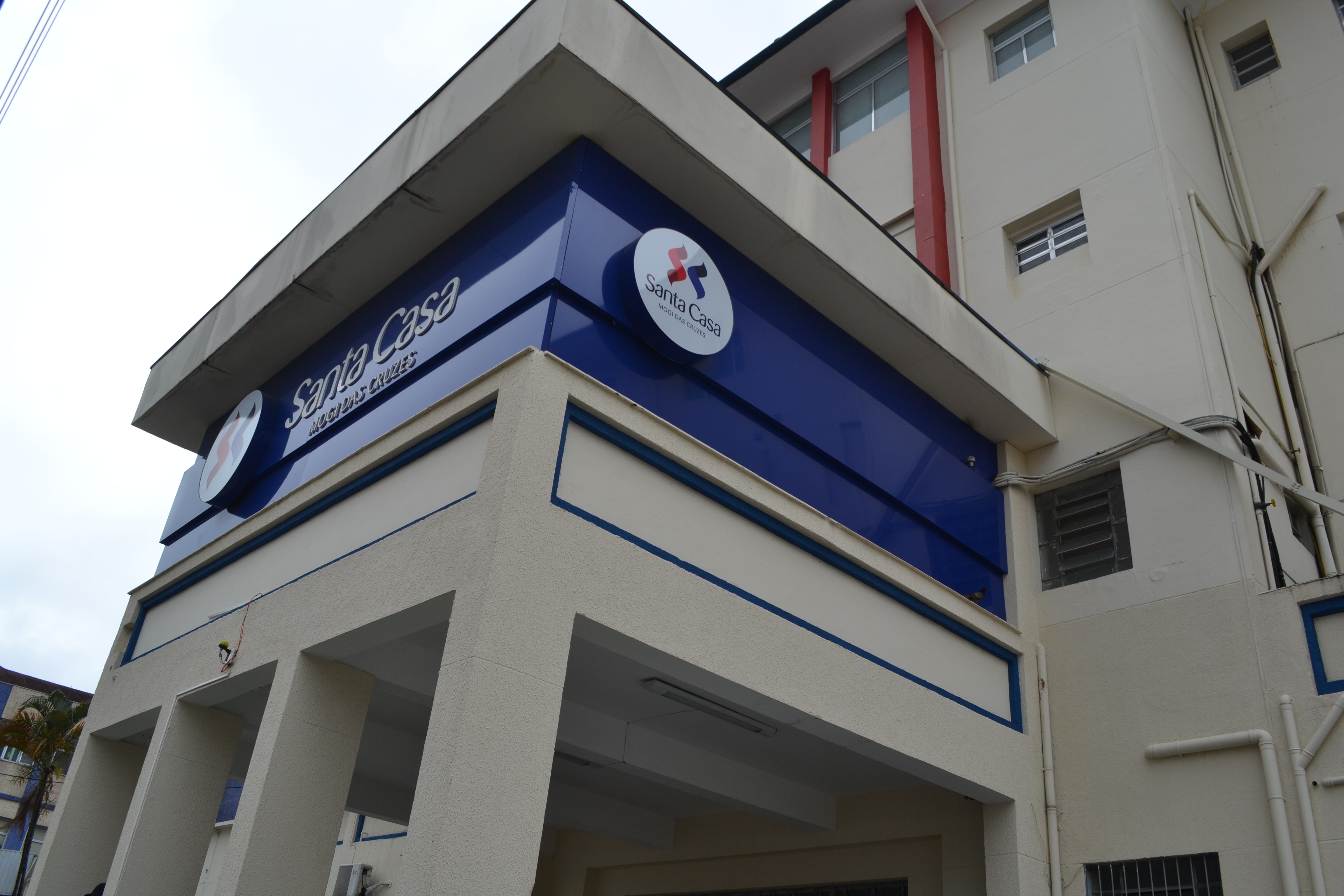 Família acusa Santa Casa de Mogi das Cruzes de negligência e diz que idoso desenvolveu tro