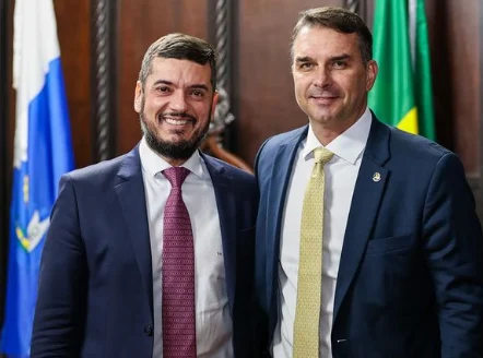 Família Bolsonaro tem vínculos com crime organizado: confira os casos