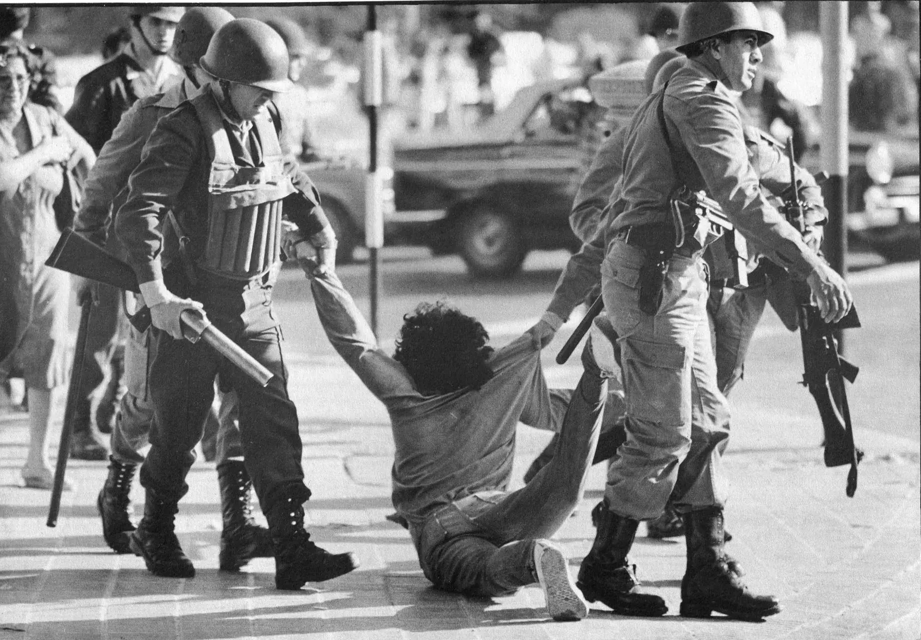 Famílias da Ditadura Militar no Brasil: Um Legado de Poder e Impunidade