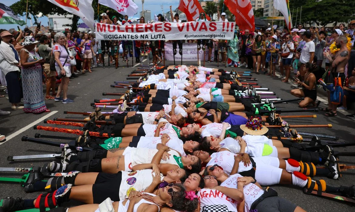 Feminicídio e Violência contra Mulheres no Brasil: Dia Internacional da Mulher exige Justiça