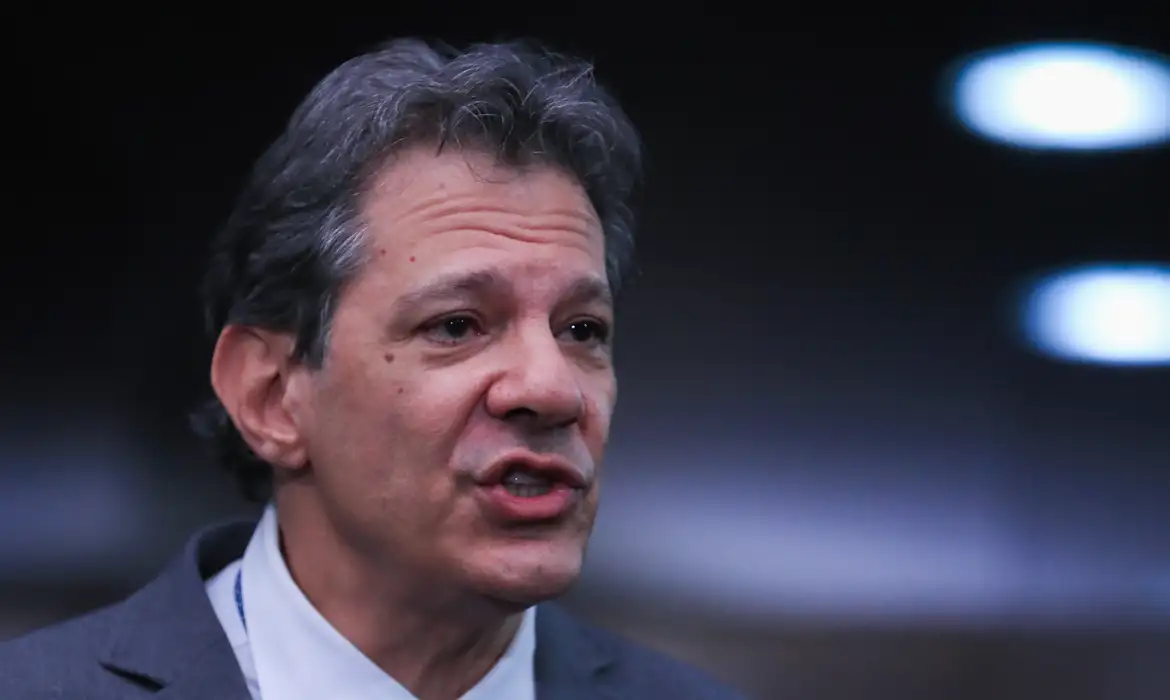 Fernando Haddad Justifica Alta de Imposto sobre Importados: Proteger a Produção Nacional