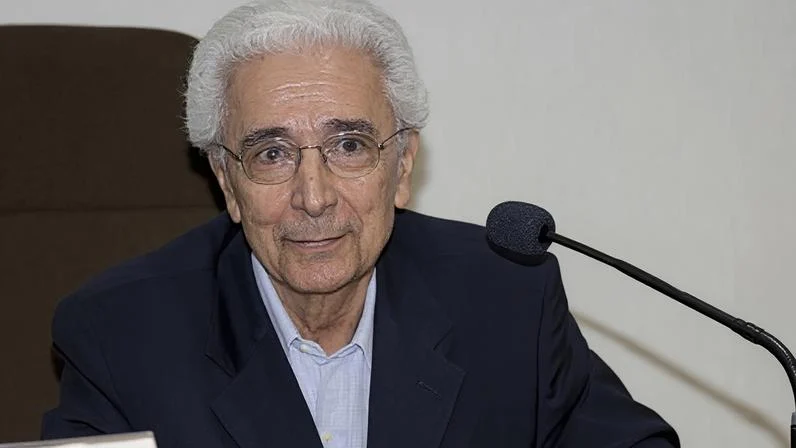 Fernando Novais: O Legado do Historiador que Mudou a Visão do Brasil