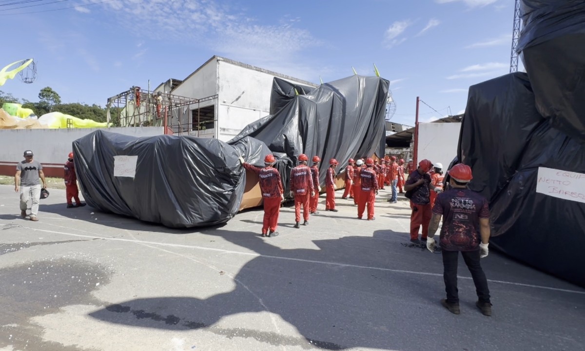 Festival de Parintins: Garantido inicia translado de alegorias com avanço no cronograma