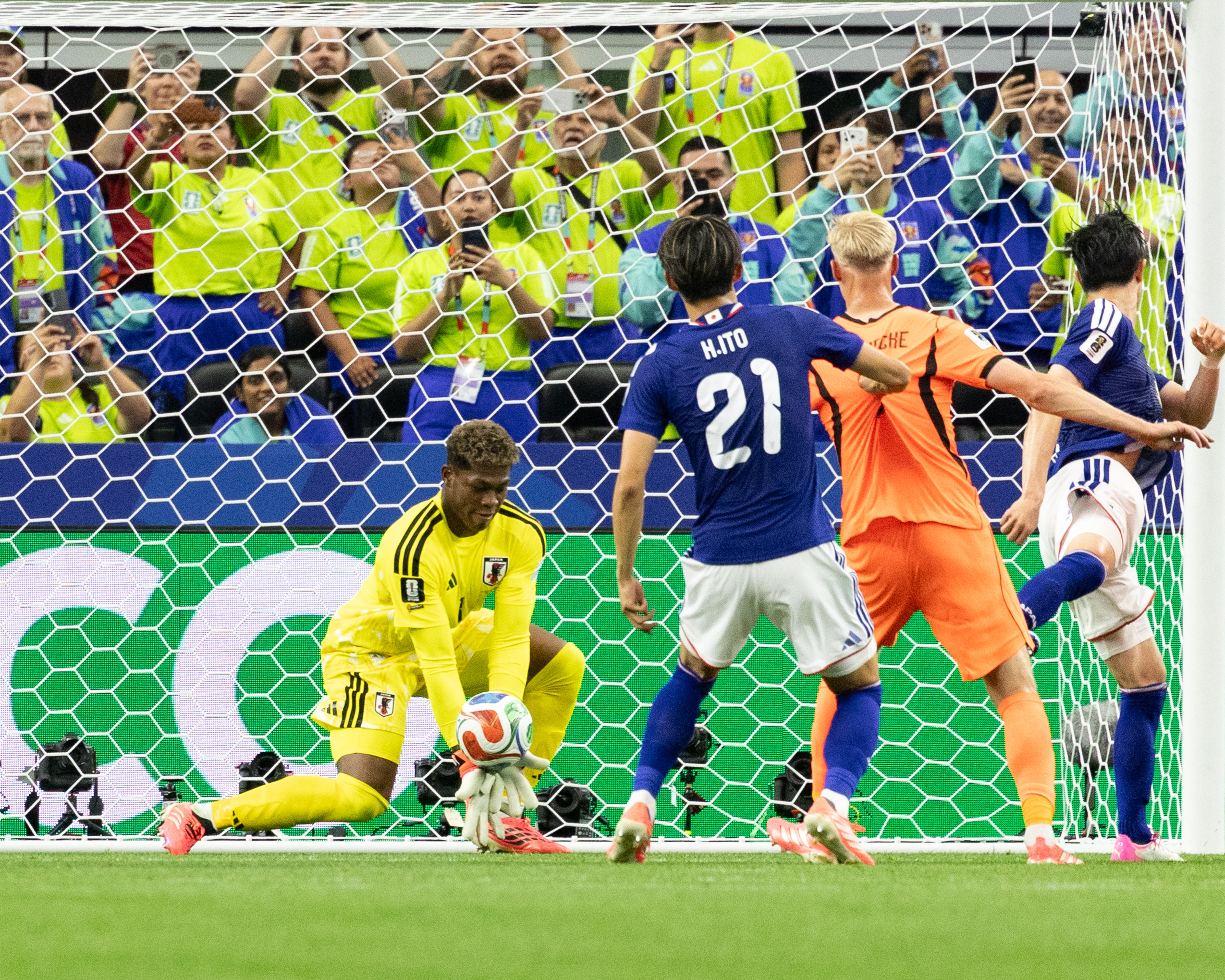 Fifa Encontra Solução Criativa para Camarotes Vazios em Holanda x Japão