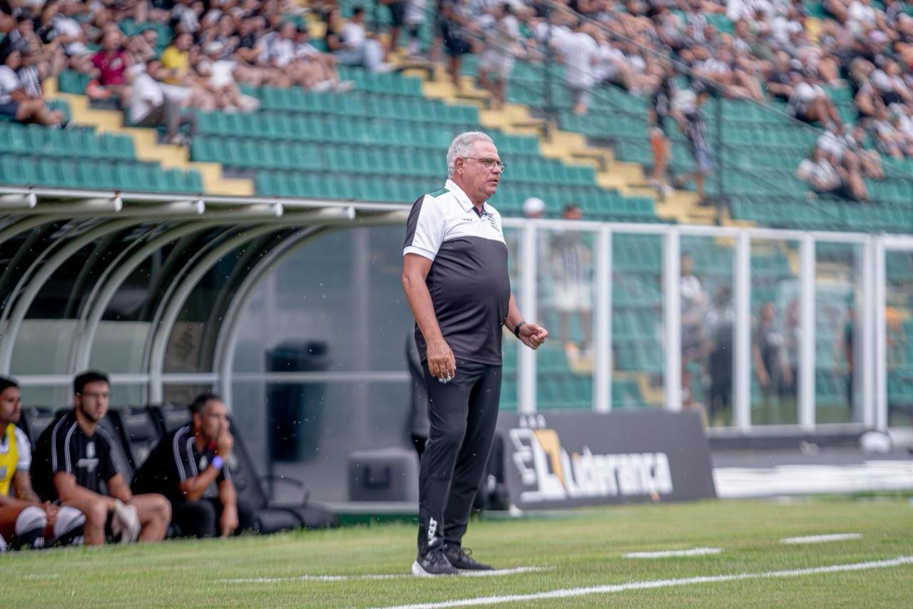 Figueirense vence Marcílio Dias e Waguinho elogia artilheiro
