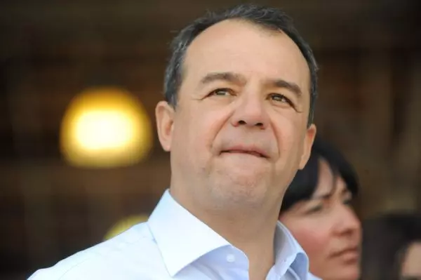 Filho e ex-esposa de Sérgio Cabral são demitidos da Assembleia Legislativa do RJ