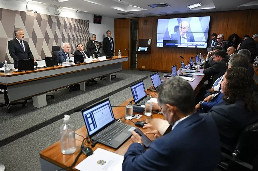 Fim da aposentadoria compulsória como punição: Senado debate proposta de mudança