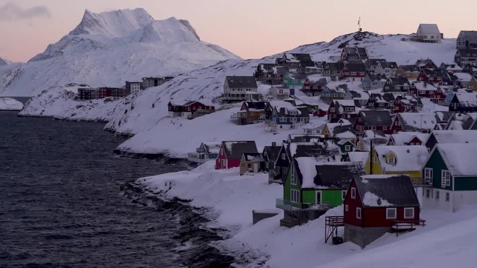 França trabalha plano com aliados para a Groenlândia caso EUA avancem