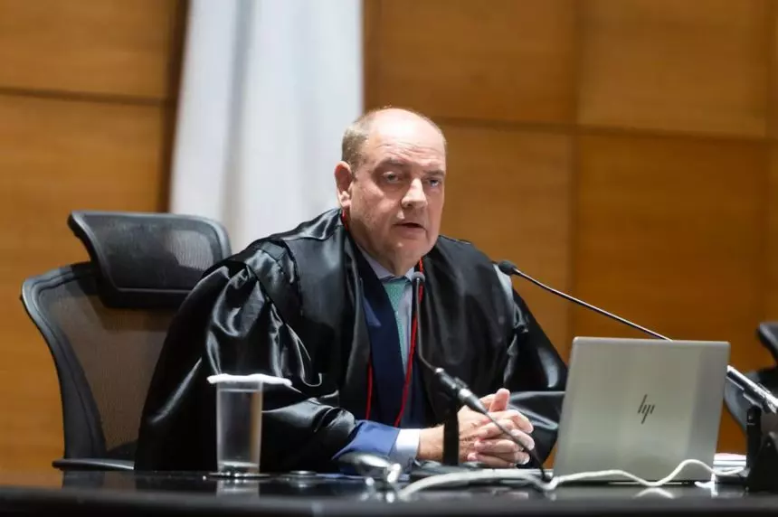 Governador Tampão do Rio de Janeiro Exonera Aliados de Claudio Castro